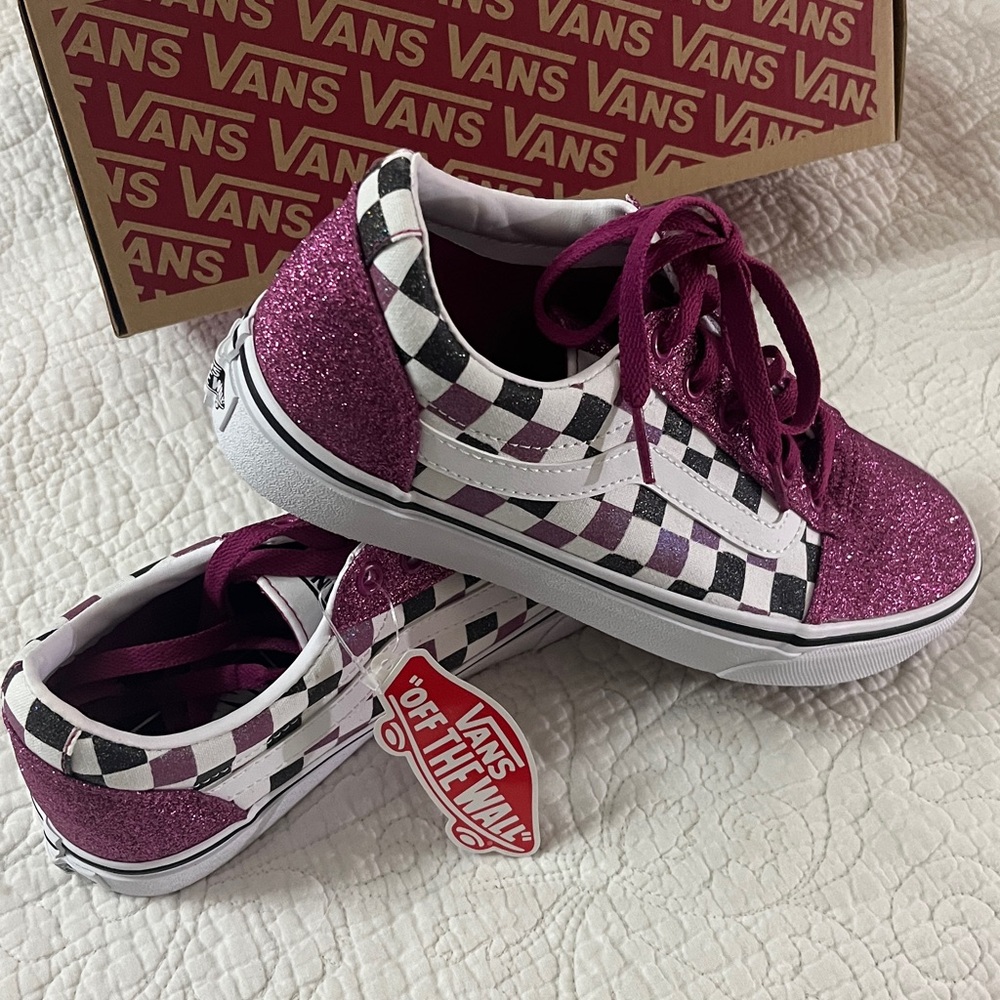 NWT Vans Women's Sparkling Pink and Black Sneakers, size 8.5 - Picture 3 of 3